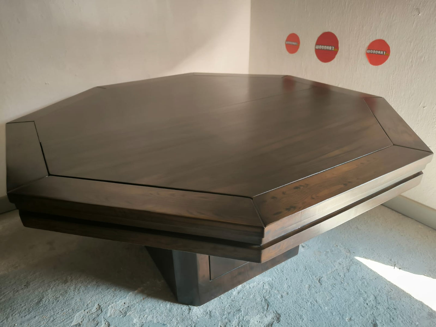 MESA OCTAGONAL SIN LUZ LED para 8 personas