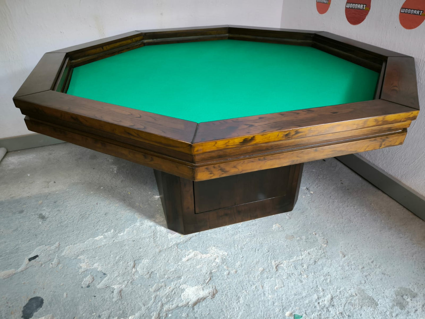 MESA OCTAGONAL SIN LUZ LED para 8 personas