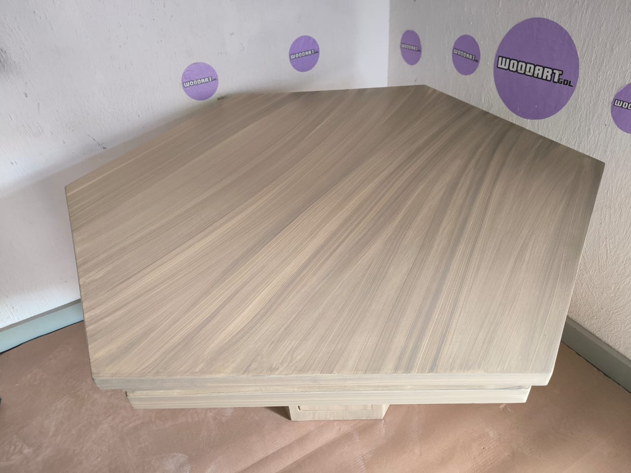 MESA DELUX HEXAGONAL SIN LED CON PASA DADOS