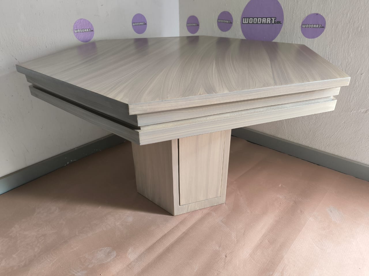 MESA DELUX HEXAGONAL SIN LED CON PASA DADOS