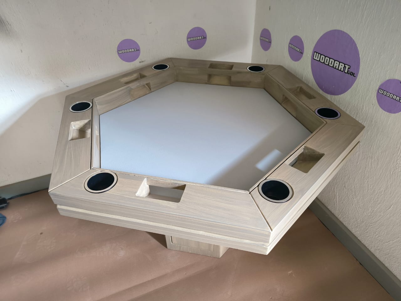 MESA DELUX HEXAGONAL SIN LED CON PASA DADOS