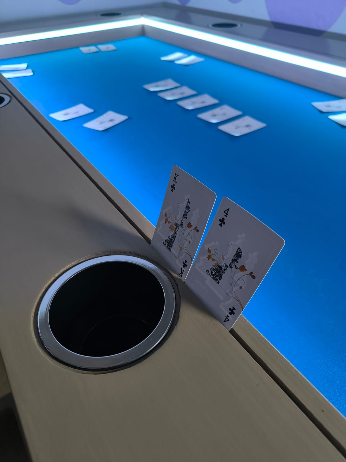 COMEDOR/MESA DE POKER RECTANGULAR 8 PERSONAS CON PORTAVASOS CON LUZ LED