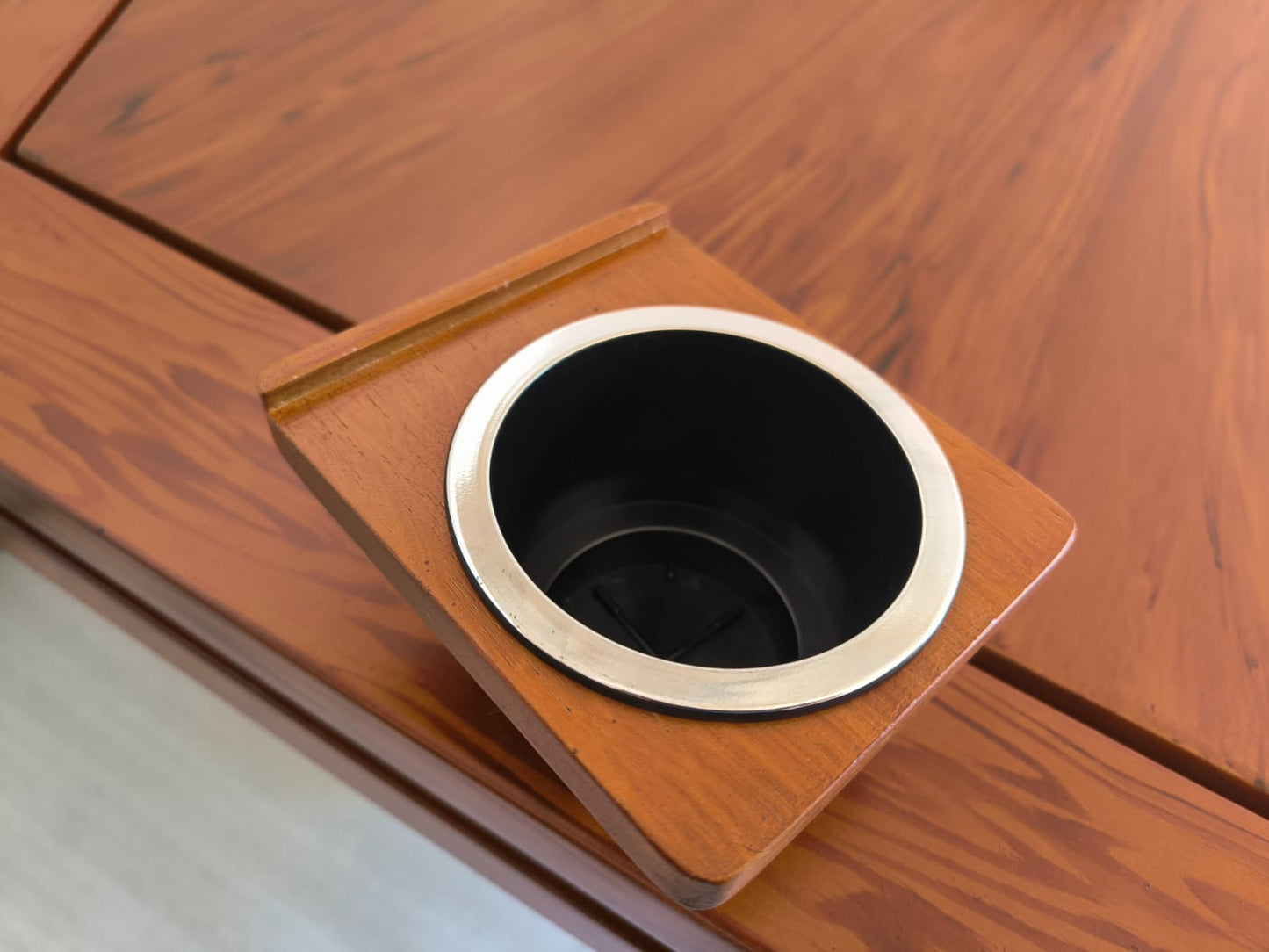 1 MESA HEXAGONAL CON LUZ LED para 6 personas