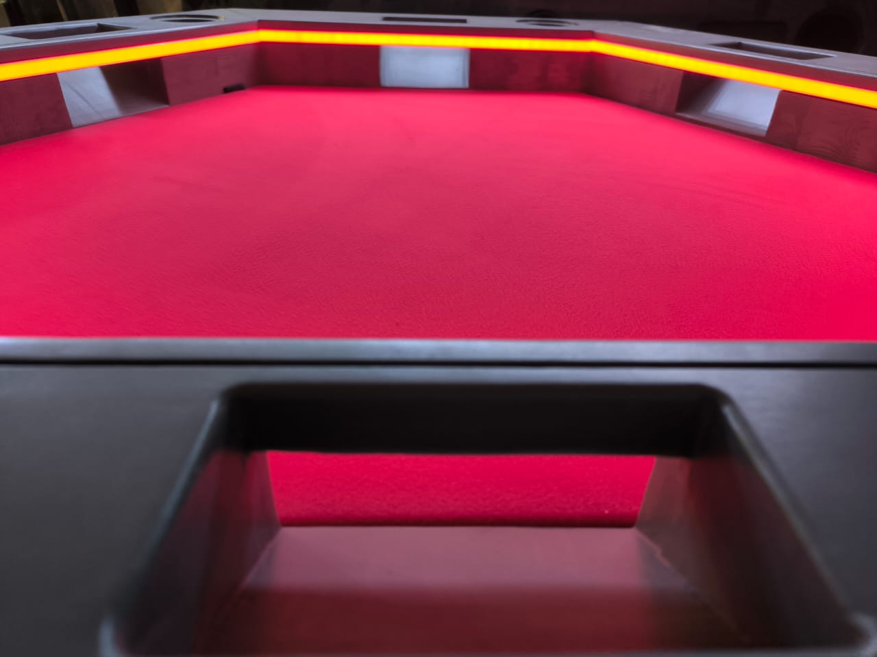 MESA DELUX HEXAGONAL CON LUZ LED CON PASA DADOS
