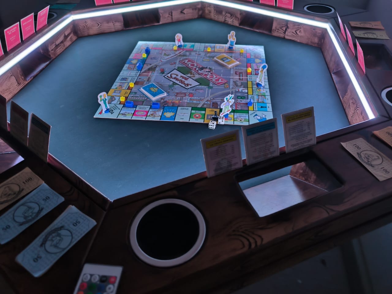 MESA DELUX HEXAGONAL CON LUZ LED CON PASA DADOS