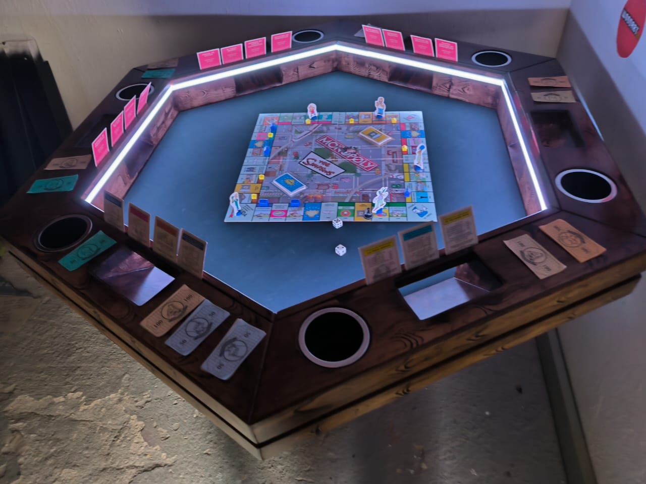 MESA DELUX HEXAGONAL CON LUZ LED CON PASA DADOS