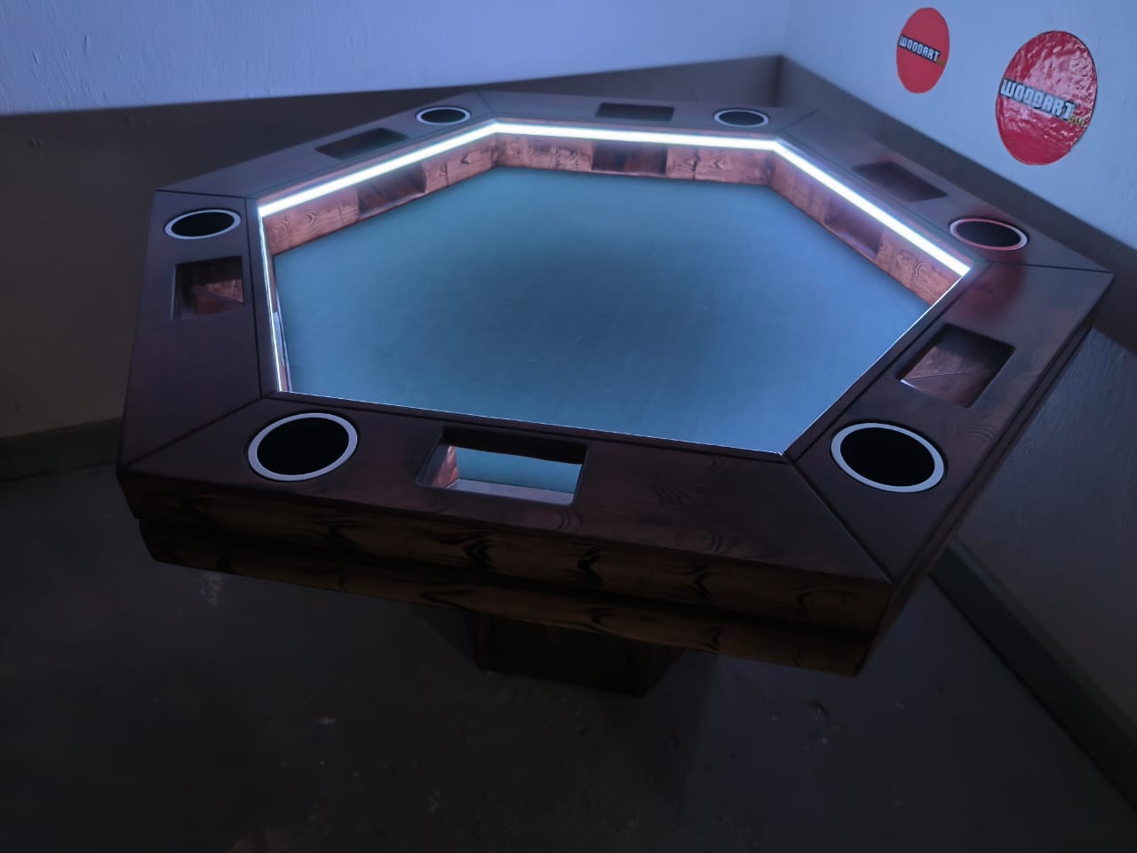 MESA DELUX HEXAGONAL CON LUZ LED CON PASA DADOS