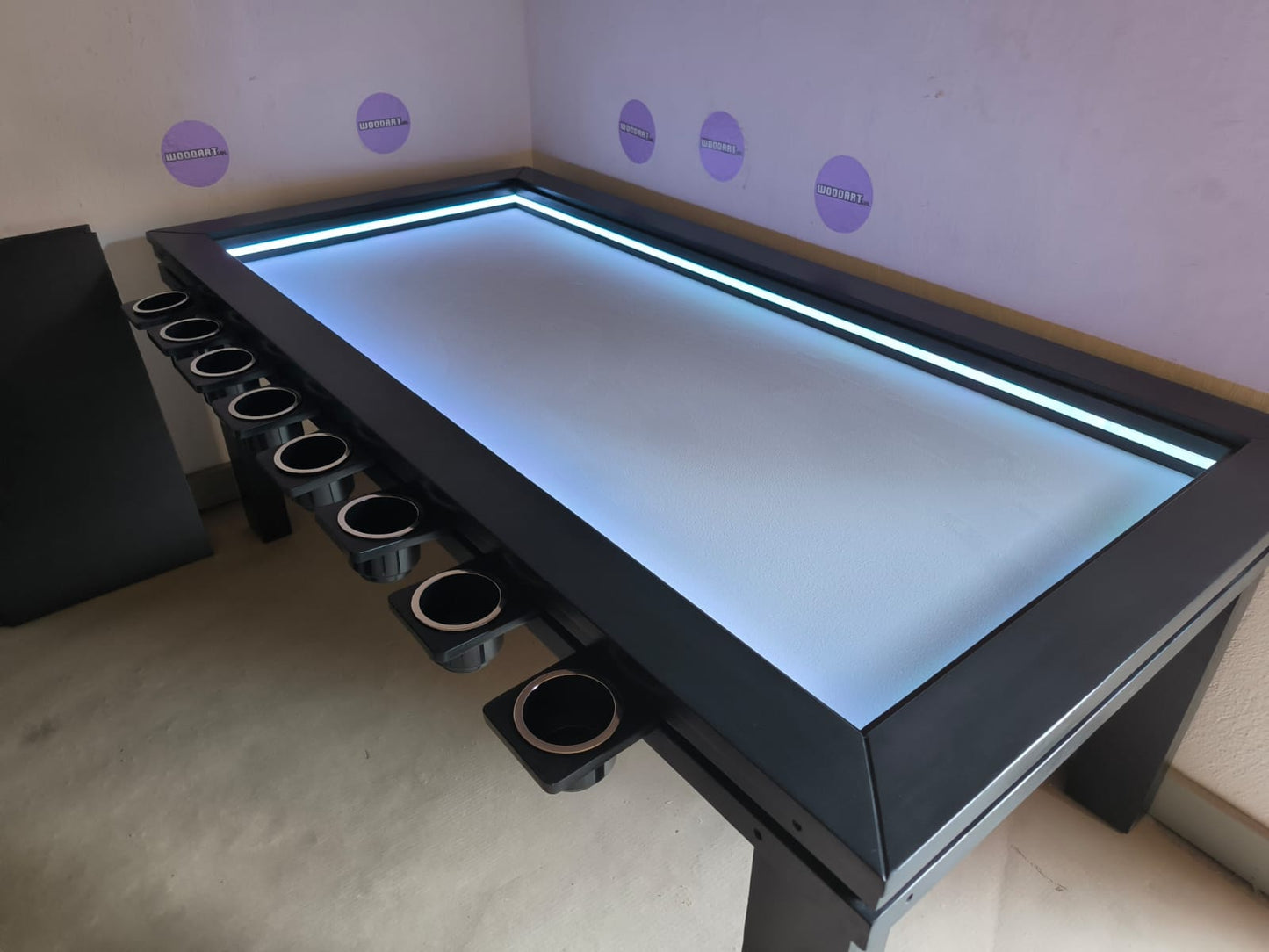 MESA RECTANGULAR CON LUZ LED para 8 personas