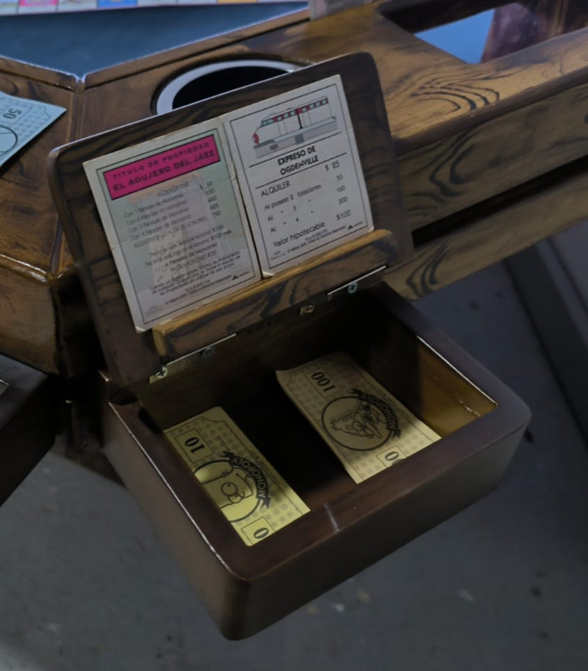 CAJA PARA CARTAS, CON TAPA Y ATRIL