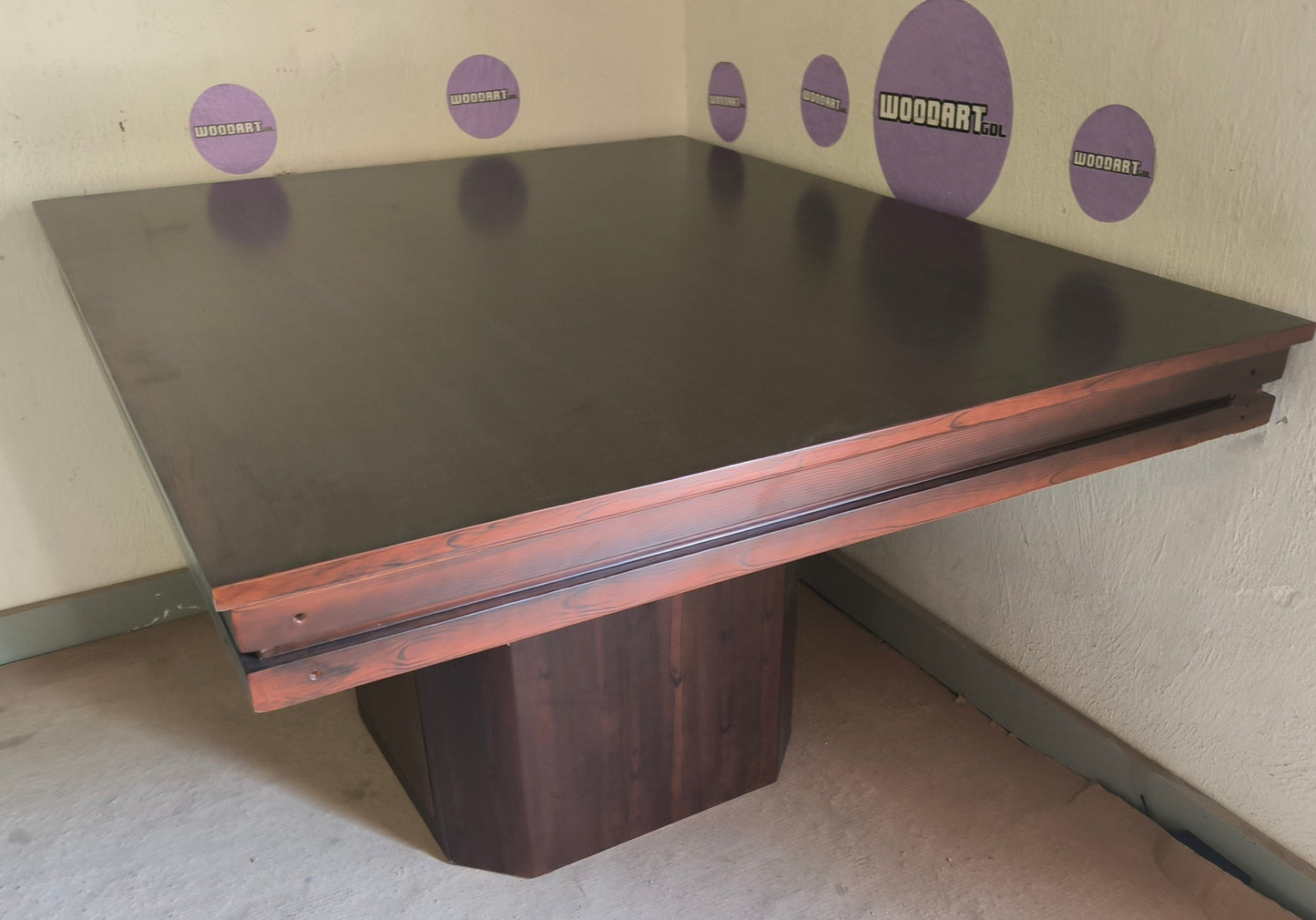 MESA/COMEDOR MODELO PEDESTAL CON LUZ LED para 6 personas 145cm x 120cm