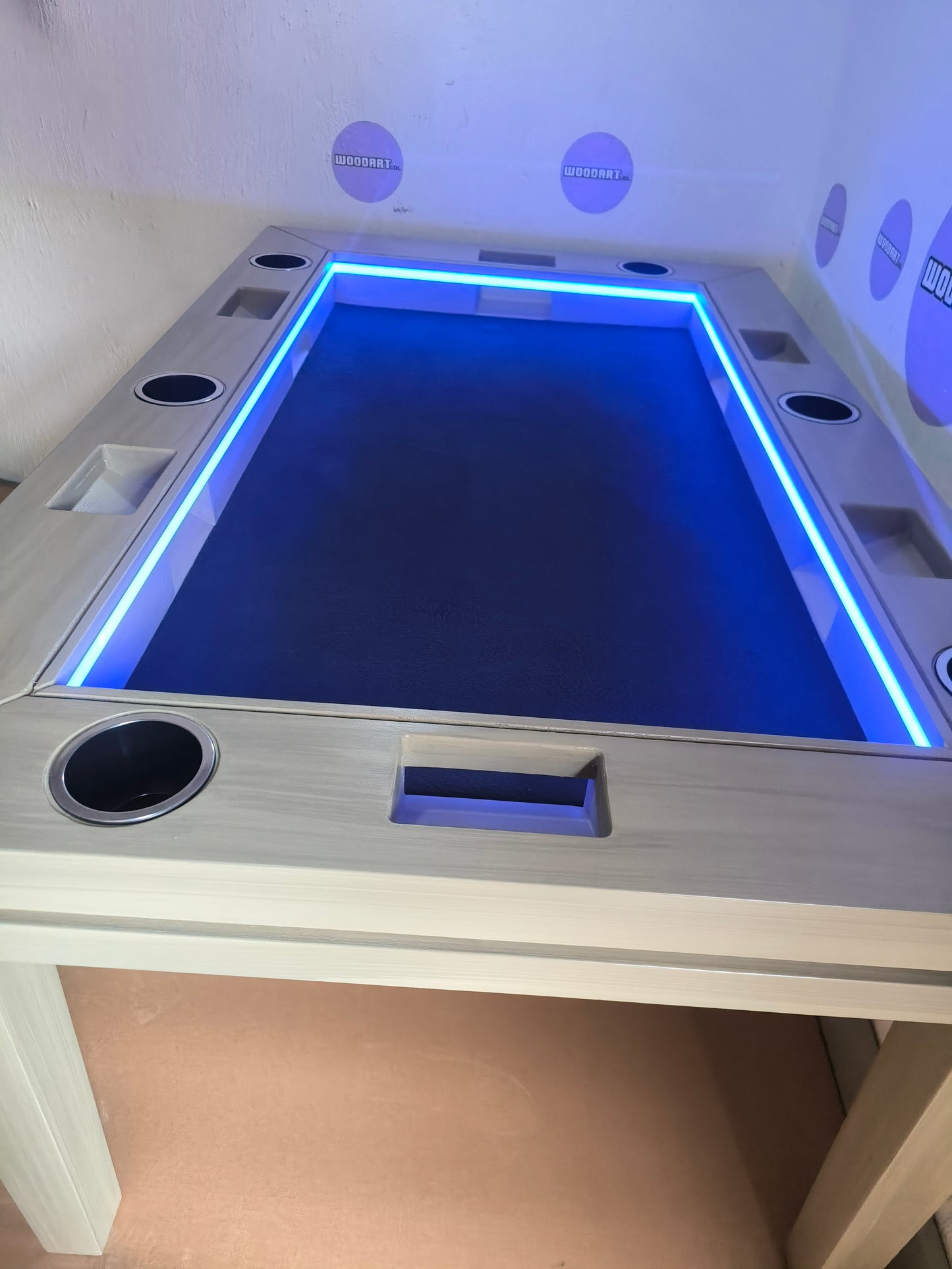 MESA DELUX RECTANGULAR CON LUZ LED CON PASA DADOS