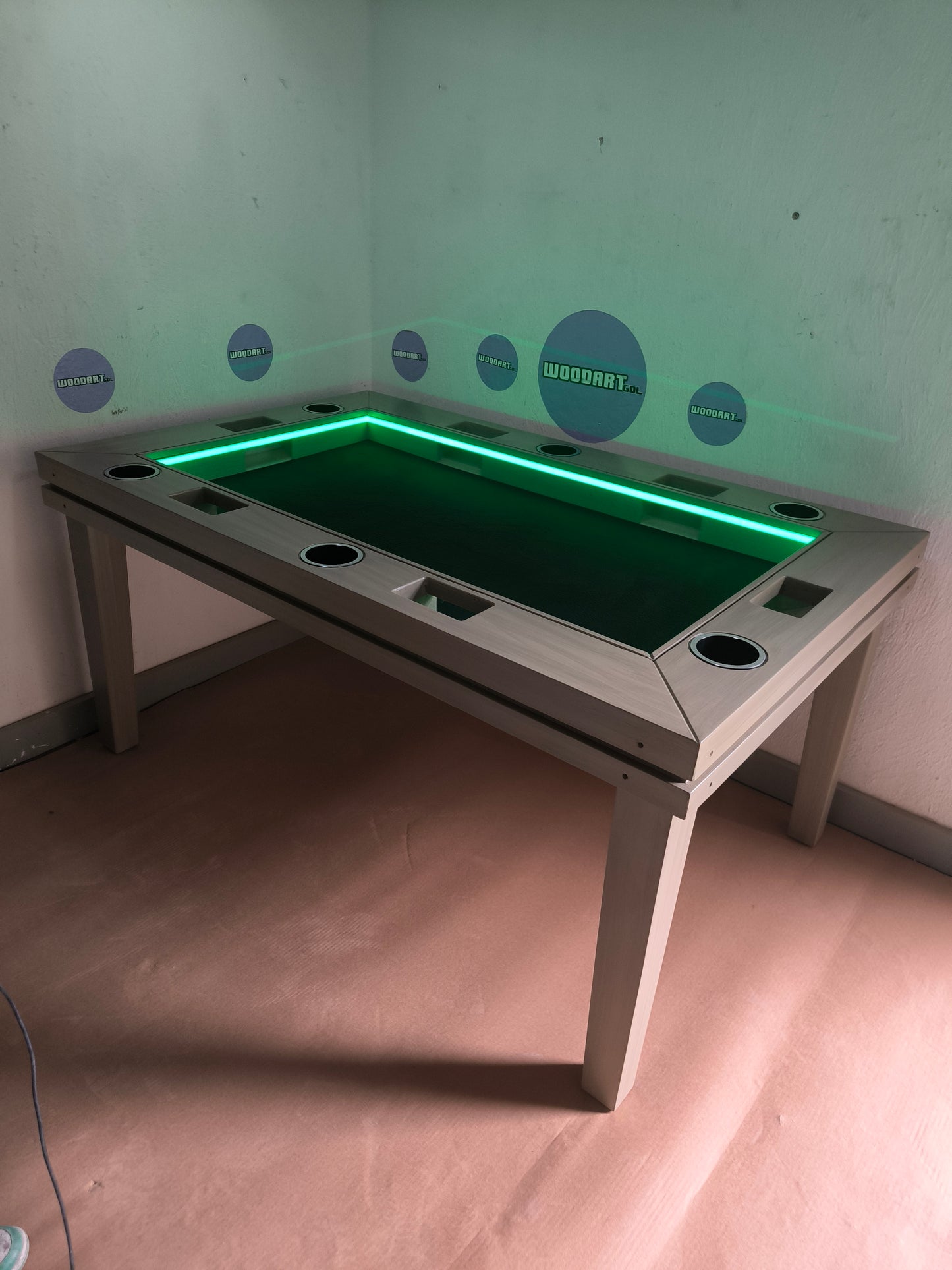 MESA DELUX RECTANGULAR CON LUZ LED CON PASA DADOS