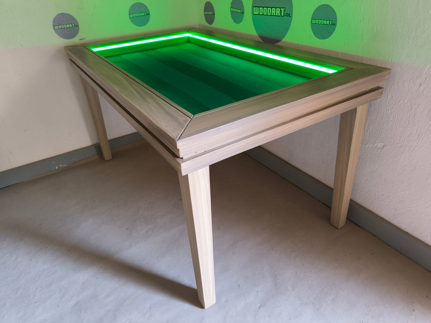 MESA JUEGO/COMEDOR RECTANGULAR TAPA ANTI DERRAMES CON LUZ LED PARA 6 PERSONAS