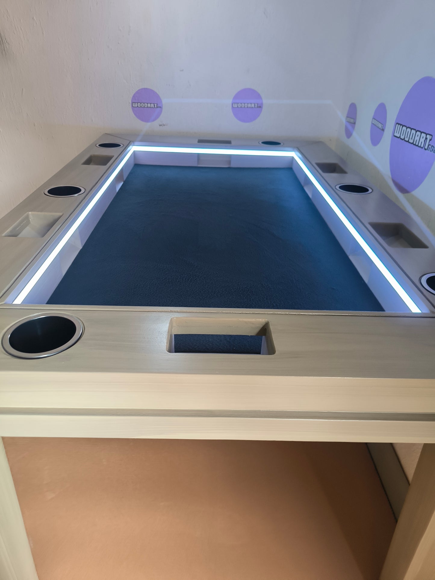 MESA DELUX RECTANGULAR CON LUZ LED CON PASA DADOS