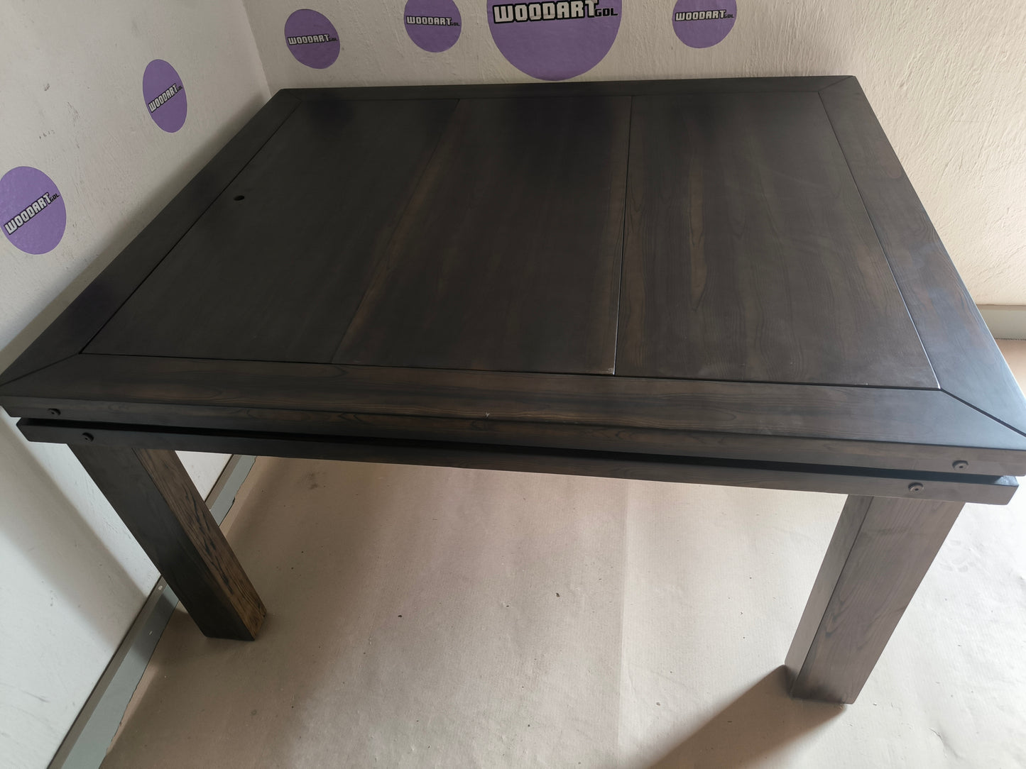 MESA MODELO CUADRILATERO CON LUZ LED para 6 personas 145cm x 120cm