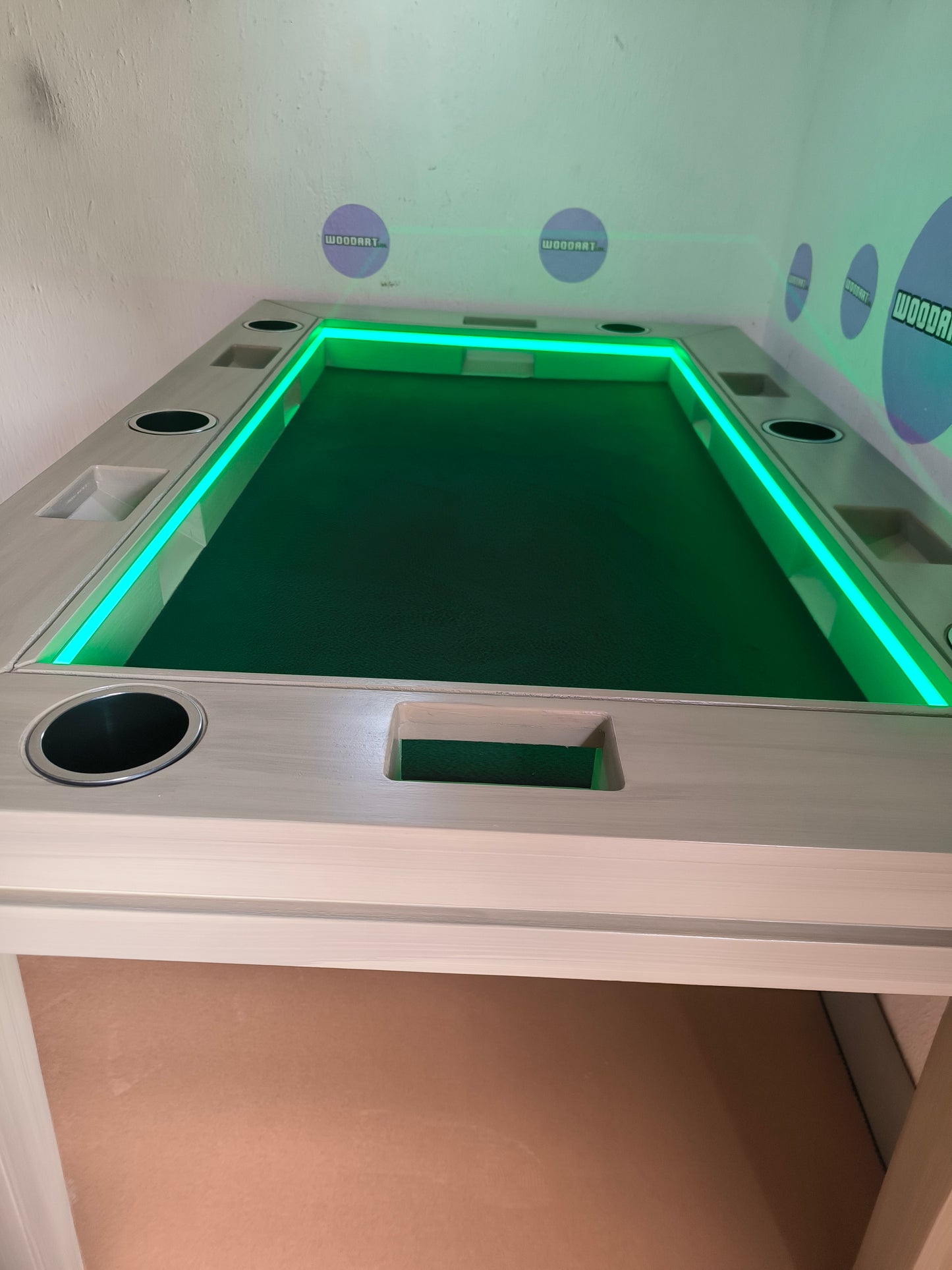 MESA DELUX RECTANGULAR CON LUZ LED CON PASA DADOS