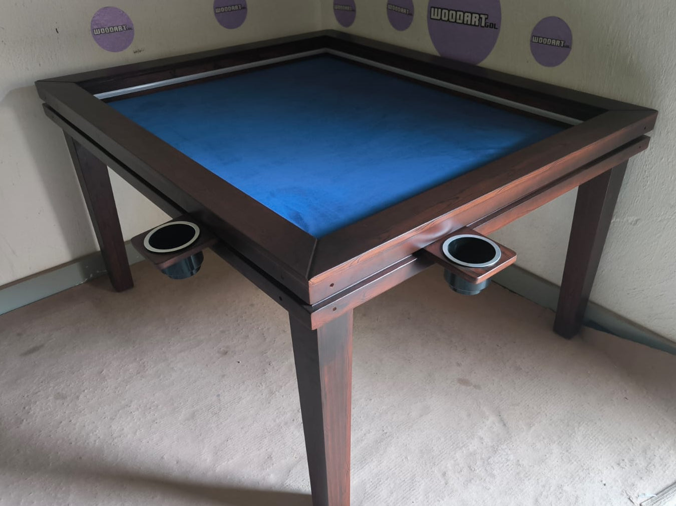 MESA MODELO CUADRILATERO CON LUZ LED para 6 personas 145cm x 120cm