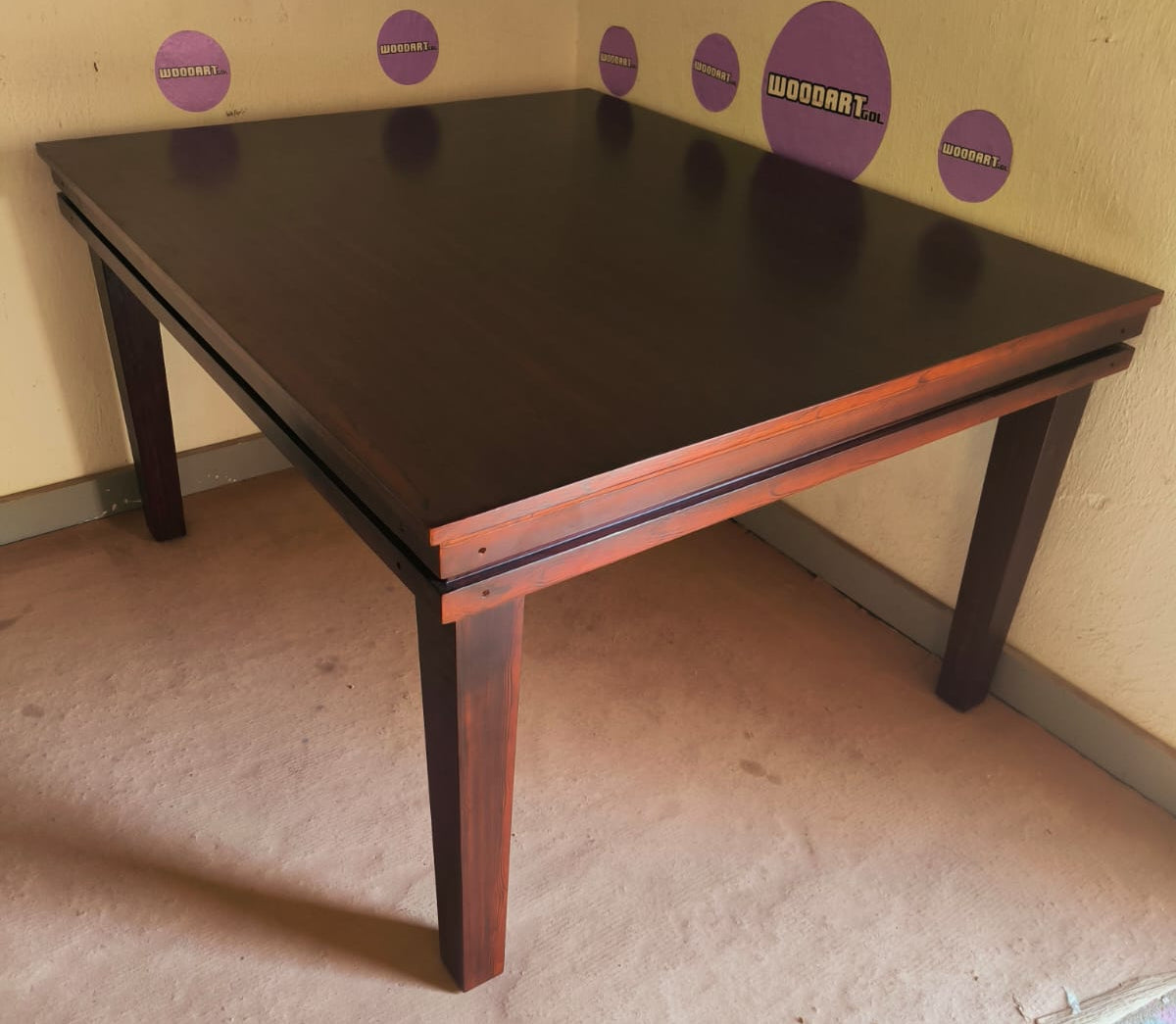 MESA MODELO CUADRILATERO CON LUZ LED para 6 personas 145cm x 120cm