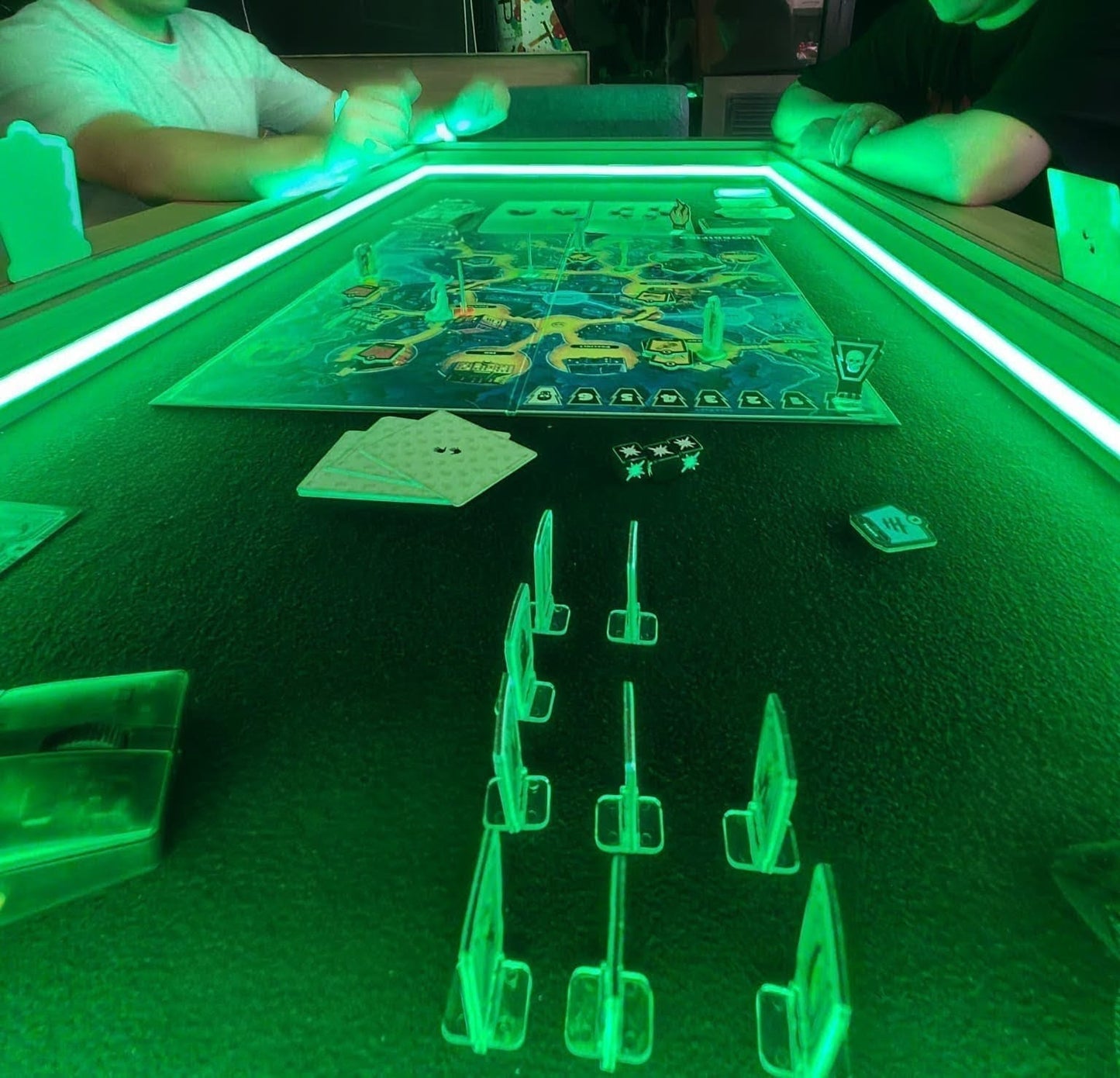 4 PERSONAS MESA JUEGO/COMEDOR RECTANGULAR TAPA ANTI DERRAMES CON LUZ LED