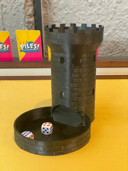 Torre de Dados Medieval – Domina el Azar desde lo Alto