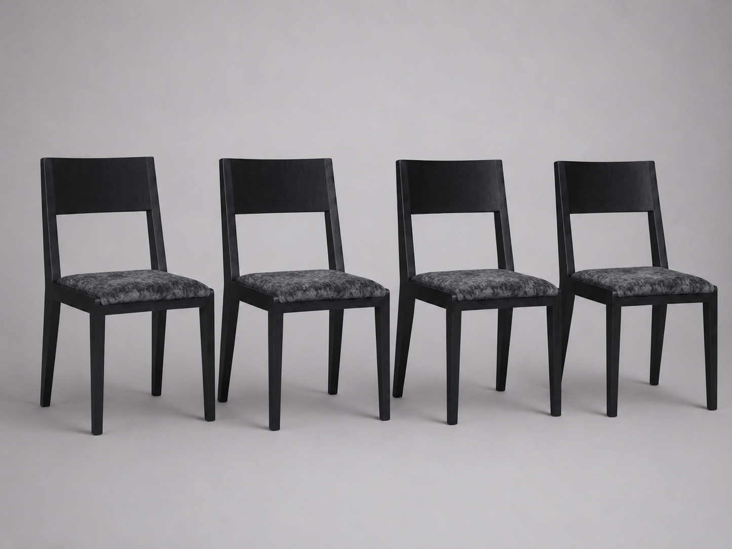 4 Sillas RISK Práctica y Cómoda - Hecha 100% de Madera