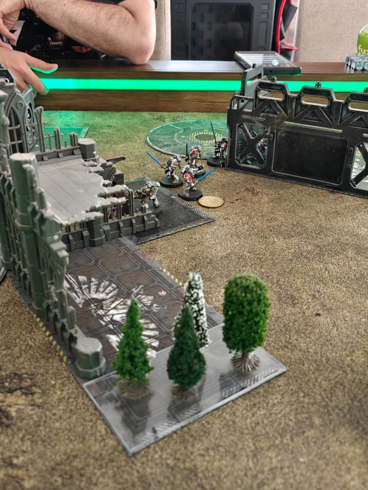 Mesa de Juegos "Command Center" 44" x 60" (Edición Warhammer / Wargames)