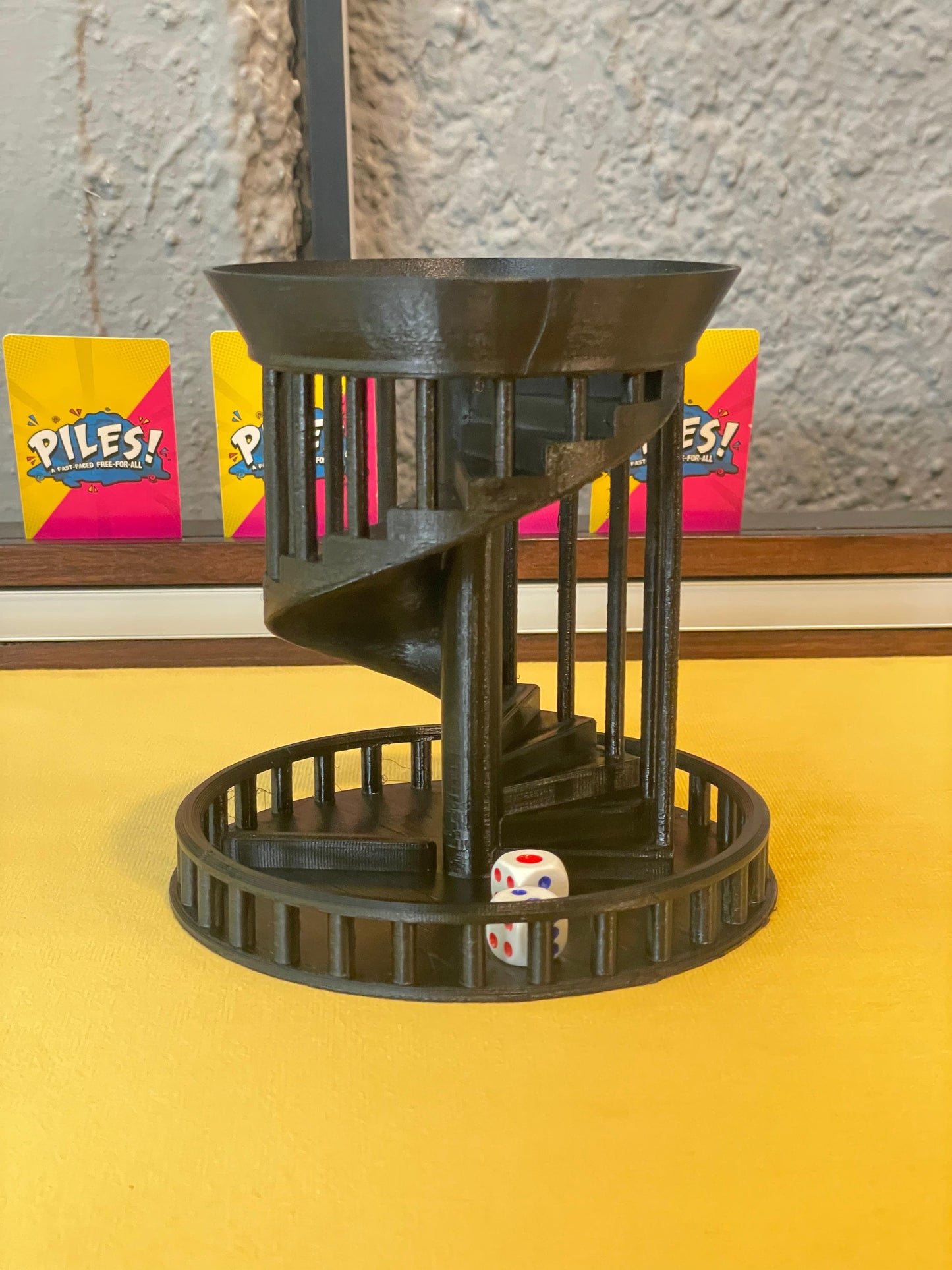 Torre de Dados DELUX– Precisión, Estilo y Diversión en Cada Tirada