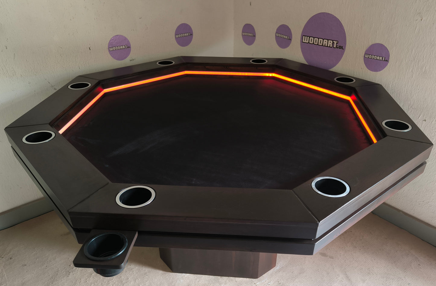 COMEDRO/MESA DE POKER CON LED OCTAGONAL CON PORTAVASOS para 8 personas