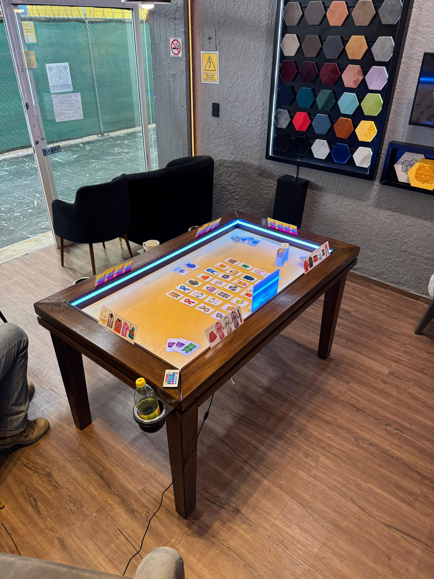 ⚔️ MESA JUEGO/COMEDOR RECTANGULAR | TAPA ANTI-DERRAMES | LUZ LED | 6 PERSONAS ⚔️