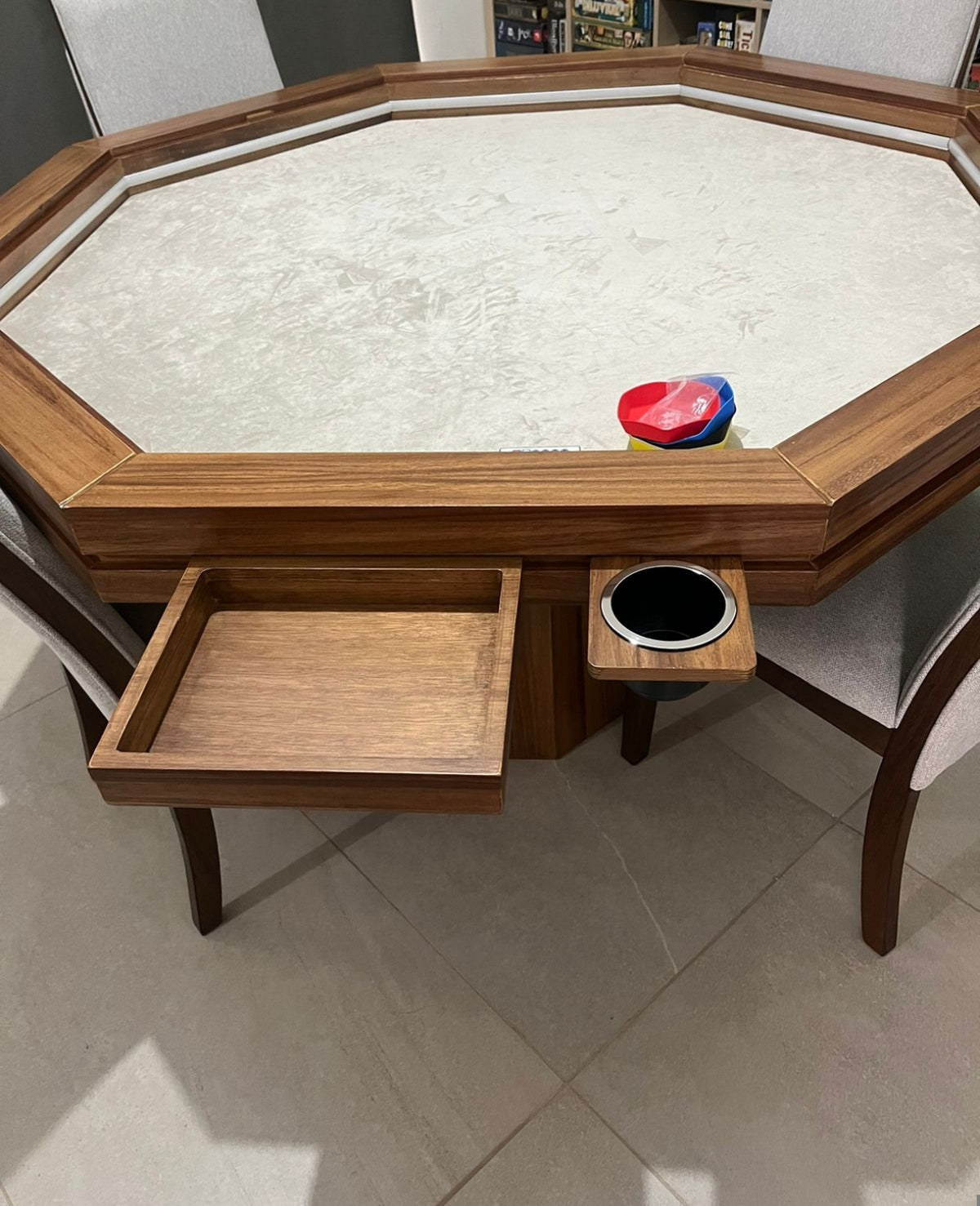 PREMIUM DE PAROTA MESA OCTAGONAL PREMIUM para 8 personas.